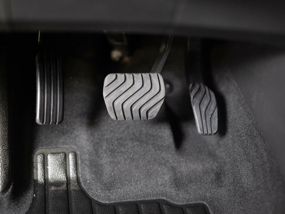 Electronic left foot gas pedal